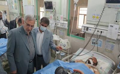 عیادت وزیر بهداشت از مجروحان حادثه تروریستی راسک و چابهار