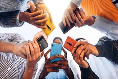 جلوگیری از واردات گوشی تلفن همراه دکمه‌ای | خبرگزاری بین المللی شفقنا