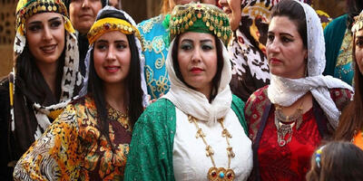 10 مدل لباس کردی زنانه مجلسی با جلیقه که با دیدنشان عاشق لباس‌های سنتی کردی می‌شوید! - چی بپوشم