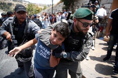 کودکان فلسطینی در دادگاههای نظامی اسرائیل/  آمار اسرای کودک اعلام شد