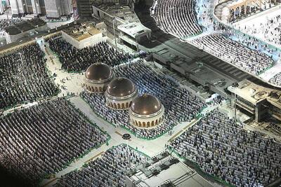 ببینید / حضور میلیونی نماز گزاران در مسجد الحرام