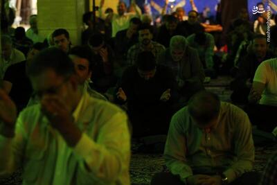 عکس/ بیست و ششمین شب از رمضان در حسینیه آیت‌الله حق‌شناس