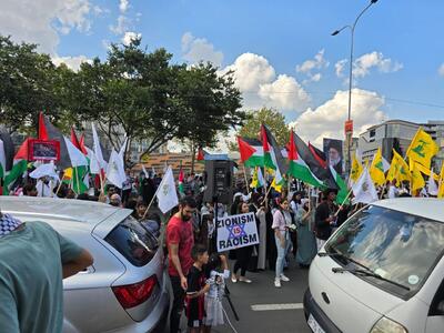 تجمع بزرگ مردم آفریقای جنوبی در برابر سفارت آمریکا+فیلم و تصاویر