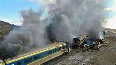 تصادف دو قطار در ایستگاه راه آهن اراک+جزئیات