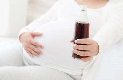 عوارض نوشابه‌های انرژی‌زا برای مادران باردار