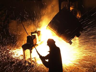 مقایسه قیمت آهن در انبارها و درب کارخانه | اقتصاد24