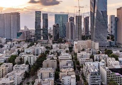 اسرائیل در حال تولید صحنه‌های مصنوعی در اطراف خیابان اصلی و پرتردد تل‌آویو است تا بگوید موشک‌ها و پهپادهای ایران مناطق مسکونی را هدف قرار داده