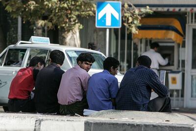 نیمه پنهان بازار کار ایران؛ ملاقات نرخ بیکاری با کف ۱۹ ساله