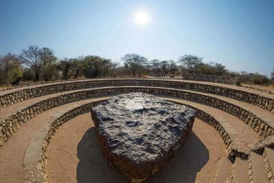 گران‌ترین شهاب سنگ روی زمین که برای ۸۰هزار سال دست به آن نخورده‌است!/ عکس