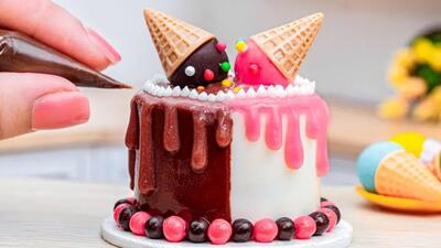 طرز تهیه دسر توت فرنگی لذیذ+فیلم / کیک بستنی مینیاتوری   شکلاتی و توت فرنگی