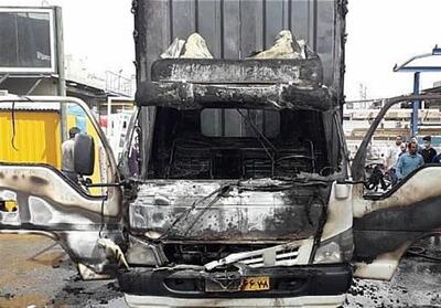 تصادف محور نطنز - اصفهان یک کشته و 3 زخمی برجا گذاشت - تسنیم