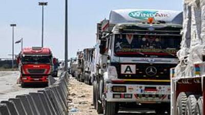 مصر روزانه ۳۰۰ کامیون کمک بشردوستانه به غزه ارسال می‌کند