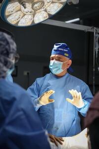 خاطرات یک پزشک در غزه؛ از استفاده‌ دوباره چاقوی جراحی تا عمل بدون بیهوشی