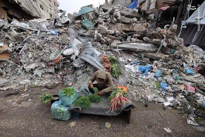 عکس/ بازگشت شهروندان غزه به خان یونس بعد از ویرانی