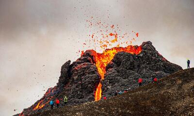 (ویدئو) فوران آتشفشان ایسلند را از نزدیک ببینید