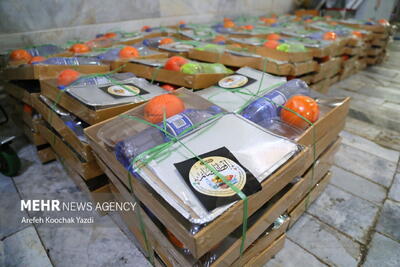 آماده سازی ۸۵۰ بسته افطاری در حسینیه فارس الحجاز قم+تصاویر