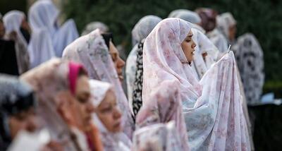 عکس وایرال شده از یک خانم در نماز عید فطر