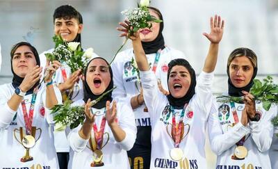 حضور این زن جشن قهرمانِ فوتبال ایران را تحت‌تاثیر قرارداد