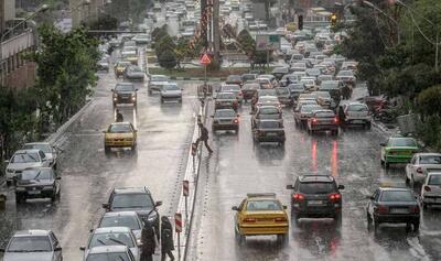 آماده باش نیروهای خدمات شهری در پی بارش باران در تهران