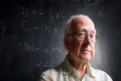 پیتر هیگز، قهرمان جامعه فیزیکدانان ذرات درگذشت