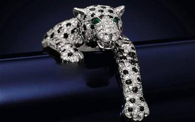 عکس | گران‌قیمت‌ترین دستبند الماس و زمرد با طراحی پلنگ برای والیس دوشس وینزر