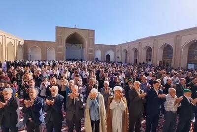 اقامه نماز عید فطر در مسجد تاریخی گناباد