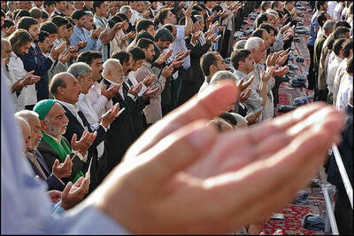 حضور مردم ایلام در نماز عید فطر