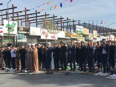 نمایش شکر گزاری مردم قوچان در اقامه نماز  عید فطر 
