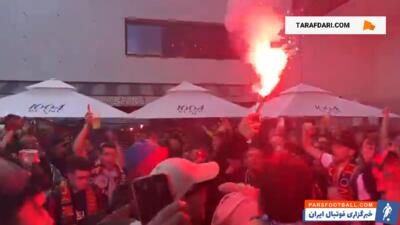آتش بازی هواداران بارسلونا در اطراف ورزشگاه پارک دو پرنس پیش از بازی با پاری سن ژرمن / فیلم - پارس فوتبال | خبرگزاری فوتبال ایران | ParsFootball
