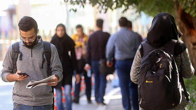 در ایران بیکاری تحصیلکرده ها به دلیل تمایل به ادامه تحصیل است