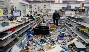 لحظه حمله باندهای سرقت از غارت مغازه‌های فیلادلفیا | رویداد24