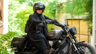 موتورسواری ستاره های زن / در سریال آزاد، در جامعه ممنوع!