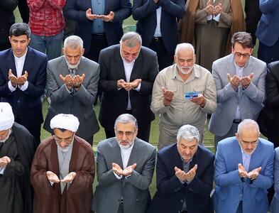 گریه‌های شدید زاکانی در نماز عید فطر وایرال شد