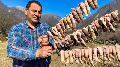 (ویدئو) غذای روستایی در آذربایجان؛ کباب کردن متفاوت زبان بره
