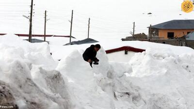 (تصاویر) خانه‌های این منطقه زیر برف دفن شدند!