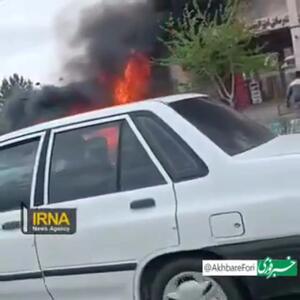 آتش گرفتن یک دستگاه خودرو در ورودی یک پمپ بنزین در کرمان+فیلم