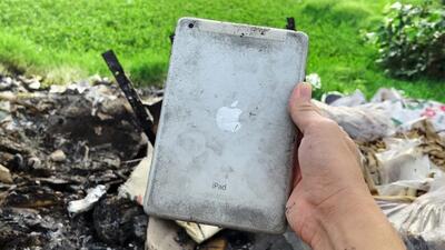 چگونه iPad mini را بازیابی کنیم؟ / تعمیر تبلت اپل رها شده !