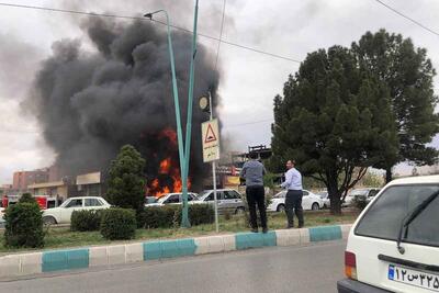 ببینید | آتش گرفتن یک دستگاه خودرو در ورودی یک پمپ بنزین در کرمان