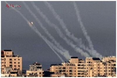 شبی پرنور در آسمان ایران/آماده باش اسرائیل از حمله موشکی ایران+فیلم
