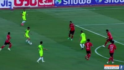 شوت دیدنی جدی؛ گل چهارم ذوب‌آهن به تراکتور - پارس فوتبال | خبرگزاری فوتبال ایران | ParsFootball