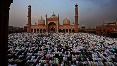 ویدیوها. نماز عید فطر مسلمانان هندی در مسجد جامع تاریخی دهلی‌نو