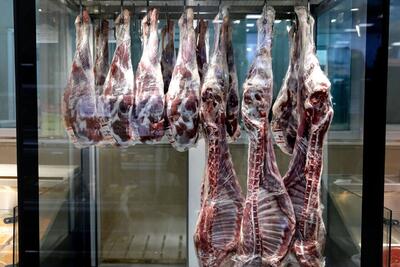 جدیدترین قیمت گوشت‌های وارداتی در بازار |  قیمت هرکیلو ران گوسفندی و گوساله چند شد؟