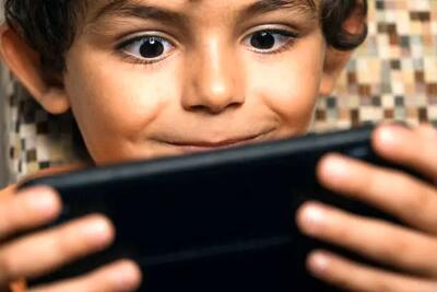 موبایل در دست بچه‌ها خیلی هم چیز بدی نیست