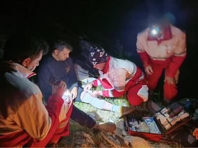 ۲ فرد گرفتار در ارتفاعات روستای «کلم» شهرستان بدره نجات یافتند