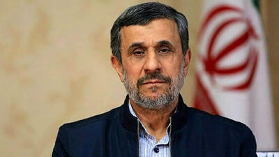 چیدمان ساده سفره غذای محمود احمدی نژاد در خانه اش روی پتو سبز قدیمی + عکس