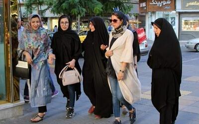فرمانده انتظامی تهران: طرح پلیس برای برخورد با ناهنجاری‌های اجتماعی در حوزه حجاب از امروز آغاز شده / افرادی که به هشدار‌های قبلی پلیس توجه نکردند، از امروز به صورت ویژه در سطح شهر مورد تذکر قرار می‌گیرند / پلیس براساس قانون با قانون شکنان برخورد خواهد کرد | روزنو