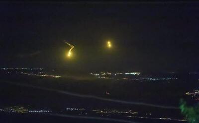 ببینید / اولین تصاویر از درگیری پهپادهای ایرانی با پدافند اسرائیل در آسمان تل‌آویو
