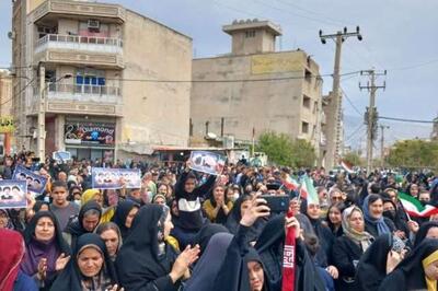 خروش مردم شهرکرد در حمایت از حملات کوبنده سپاه