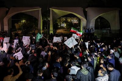 تجمع دانشجویی درحمایت از پاسخ قاطع ایران به رژیم صهیونیستی