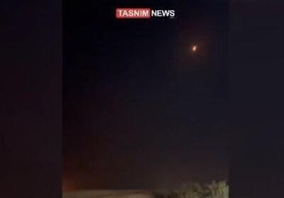 آتش‌سوزی گسترده در نقب اسرائیل به دنبال اصابت موشک‌های ایران - تسنیم